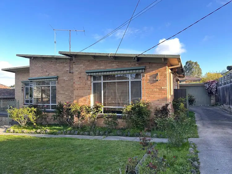 4 Coomleigh Avenue, Glen Waverley VIC 3150
