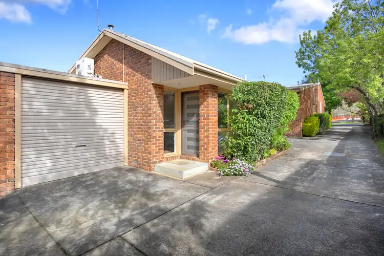 2/18 Deschamps Street, Lilydale VIC 3140
