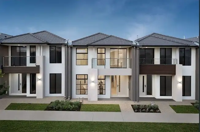 92 Holyoake Parade, Manor Lakes VIC 3024