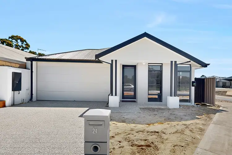 24 Waratah Wy, Wandi WA 6167