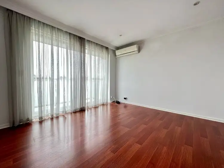 9/33 Coorigil Road, Carnegie VIC 3163