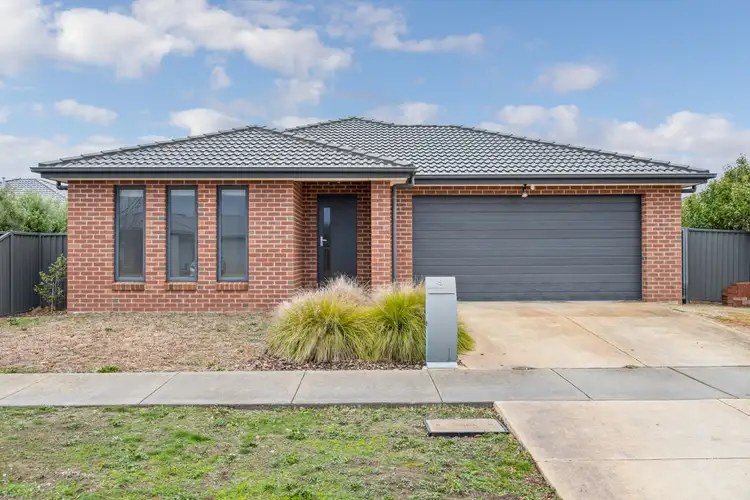 9 McNamee Boulevard, Lucas VIC 3350