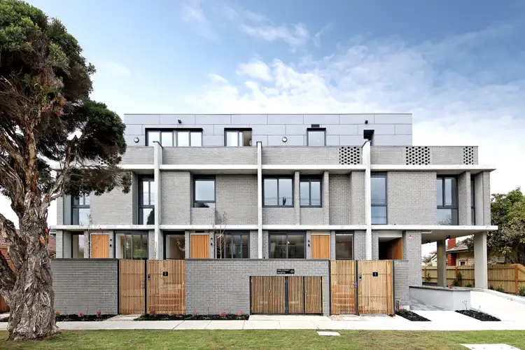 Main view of Homely townhouse listing, 9/30-32 Prince Edward Avenue, Mckinnon VIC 3204