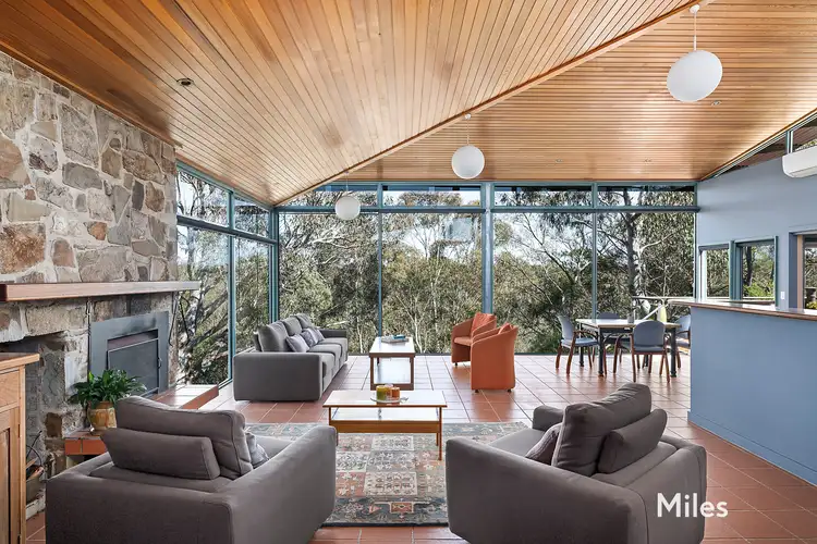 42 Rockbeare Grove, Ivanhoe VIC 3079