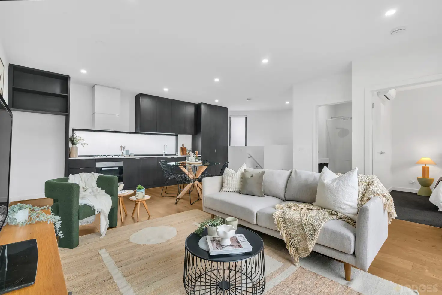 Main view of Homely townhouse listing, 2/23 Jean Street, Cheltenham VIC 3192