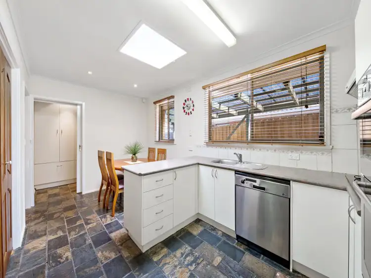 42 Denver Crescent, Rowville VIC 3178