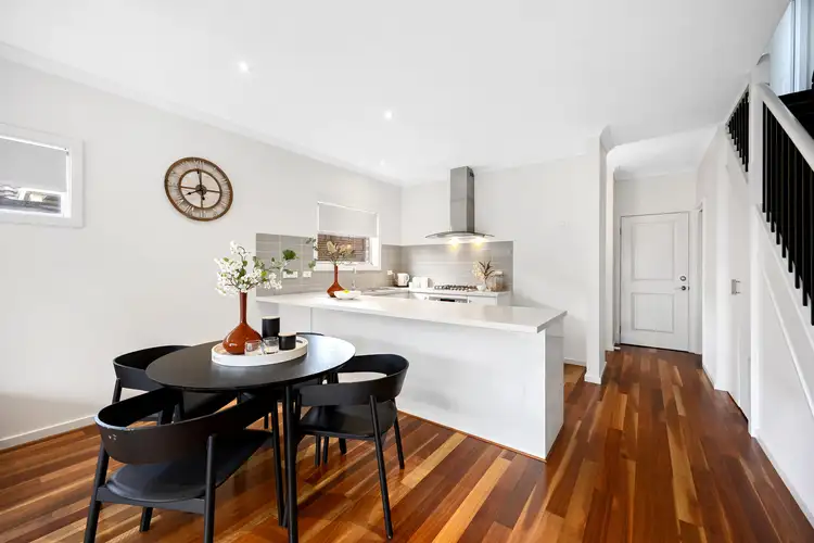 2/15 Bayswater Road, Croydon VIC 3136