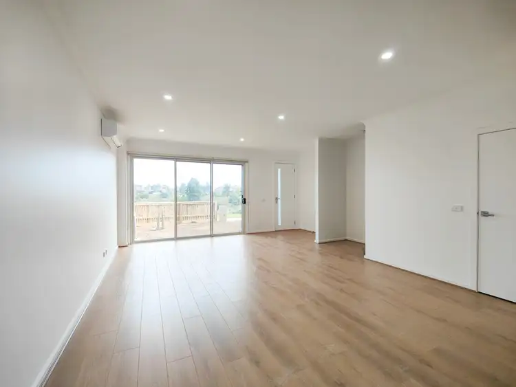 16 Nolita Walk, Point Cook VIC 3030