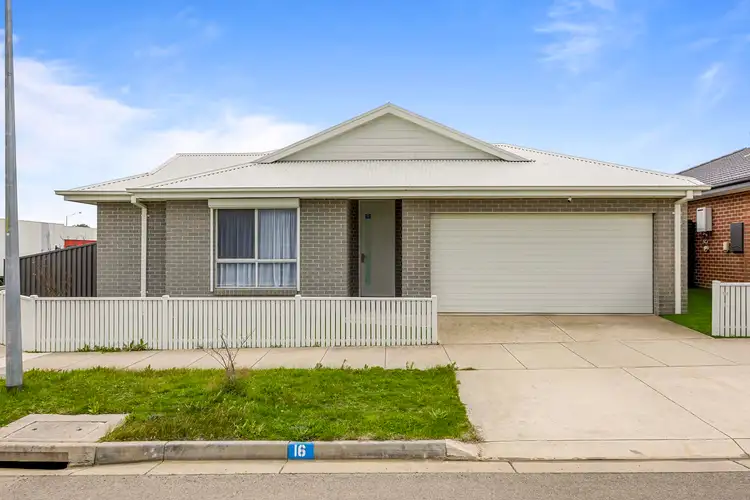 16 Tunbridge Street, Lucas VIC 3350