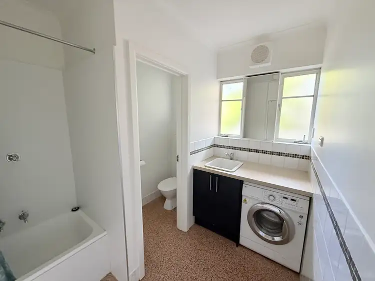 Fourth view of Homely apartment listing, 4/33 Carmichael Street, Ivanhoe East VIC 3079