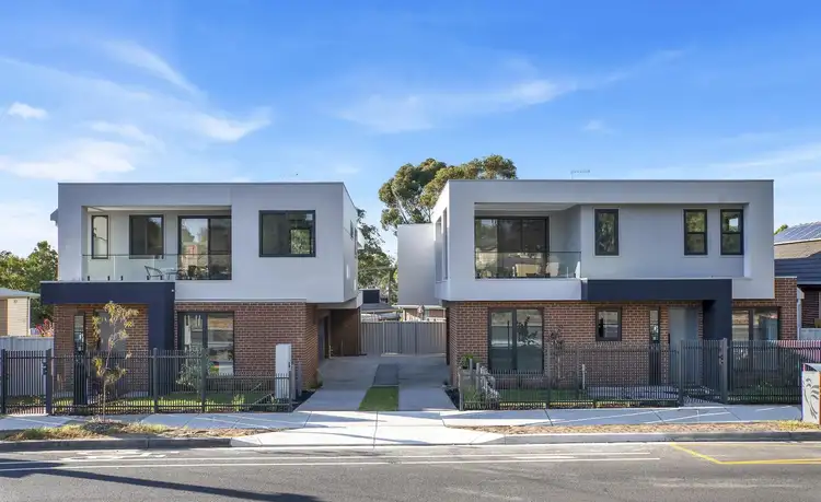 Main view of Homely townhouse listing, 3/106 Broadway, Reservoir VIC 3073