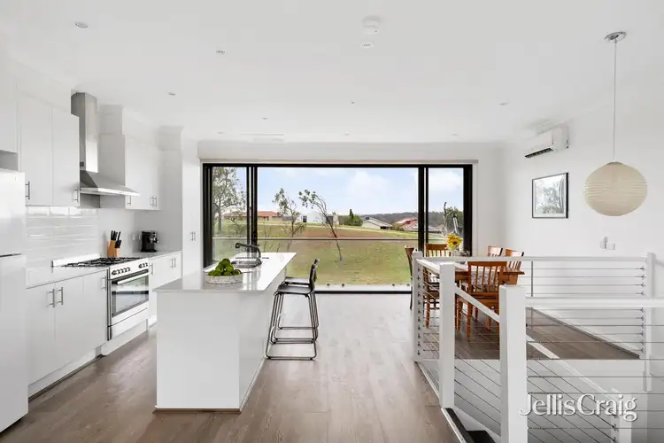 11 Diamond Boulevard, Greensborough VIC 3088