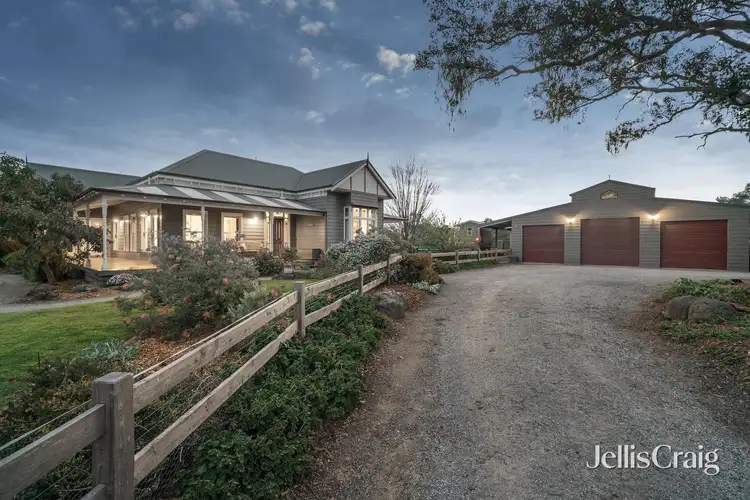 25 O'Sheas Road, Christmas Hills VIC 3775