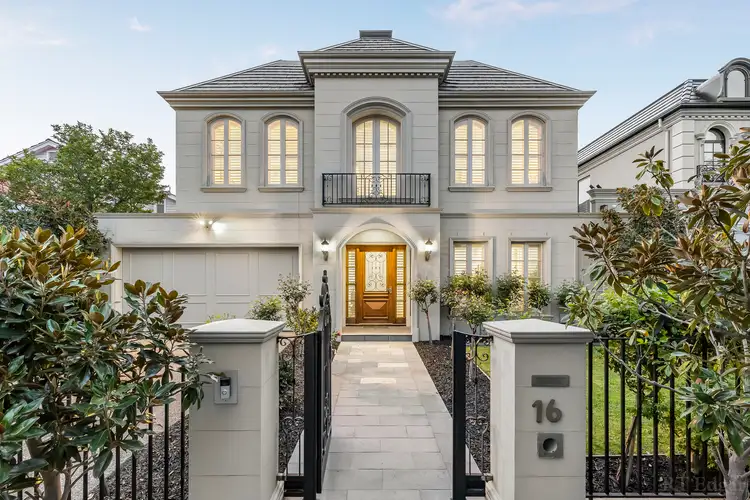16 Hertford Crescent, Balwyn VIC 3103