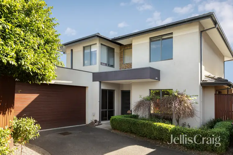 2/11 Nevin Parade, Viewbank VIC 3084