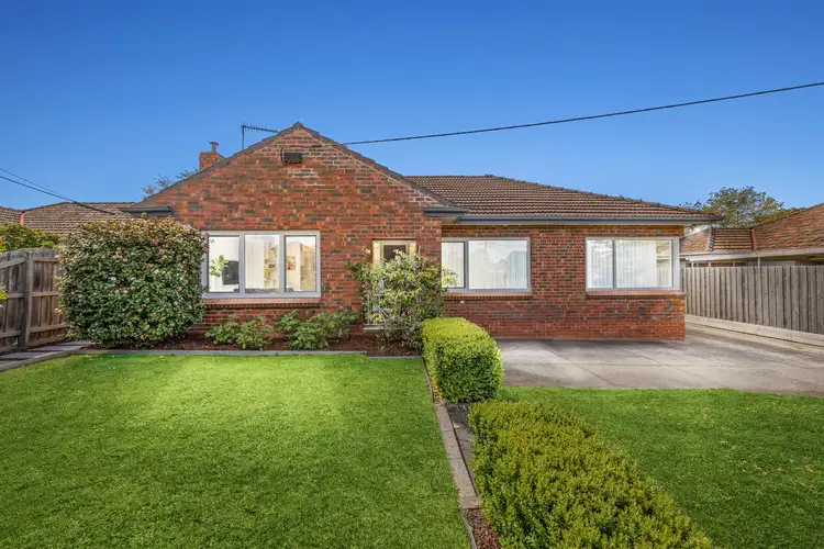 Main view of Homely unit listing, 1/25 Douglas Street, Ashwood VIC 3147