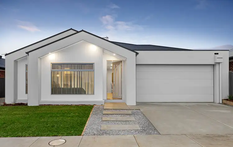 6 Soderstrom Street, Lucas VIC 3350