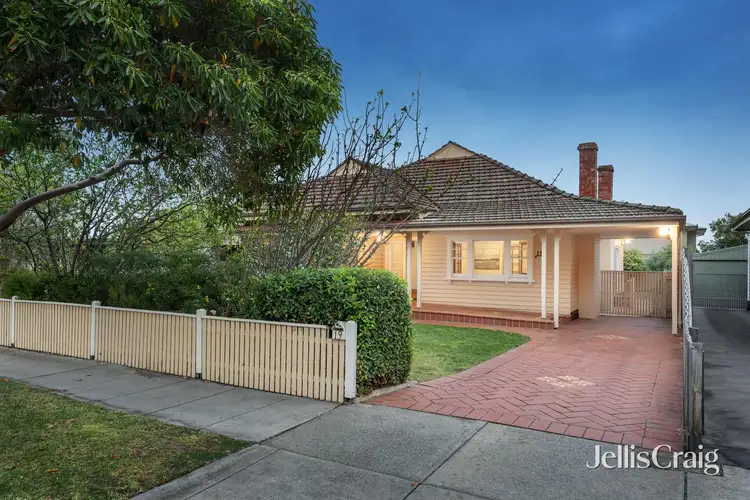 19 Hall Street, Mckinnon VIC 3204