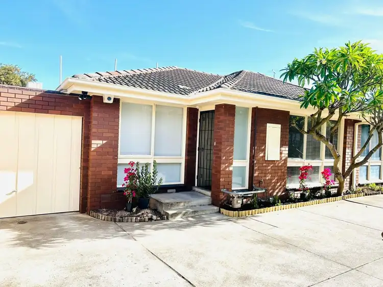 Main view of Homely unit listing, 2/47 East Boundary Road, Bentleigh East VIC 3165