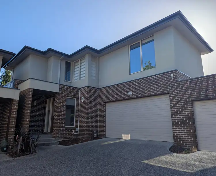 2/7 Railway Road, Blackburn VIC 3130