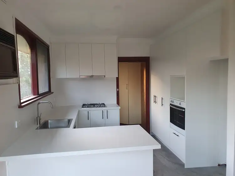 889 High Street Road, Glen Waverley VIC 3150