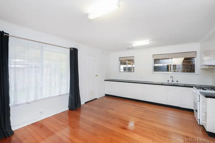 180 Casey Drive, Lalor VIC 3075