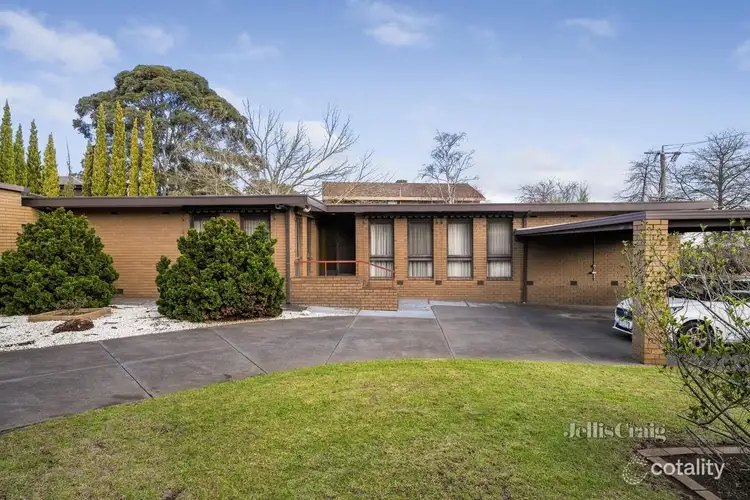2 Belvedere Avenue, Wheelers Hill VIC 3150