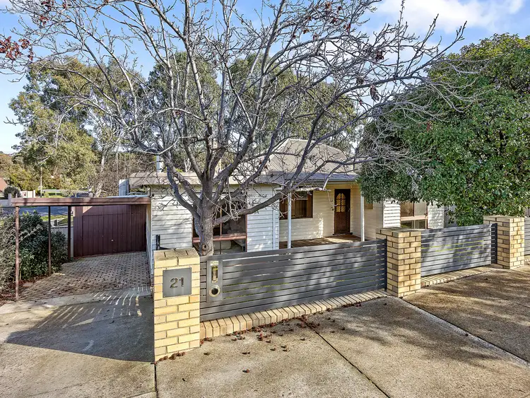21 Specimen Hill Rd, Golden Square VIC 3555