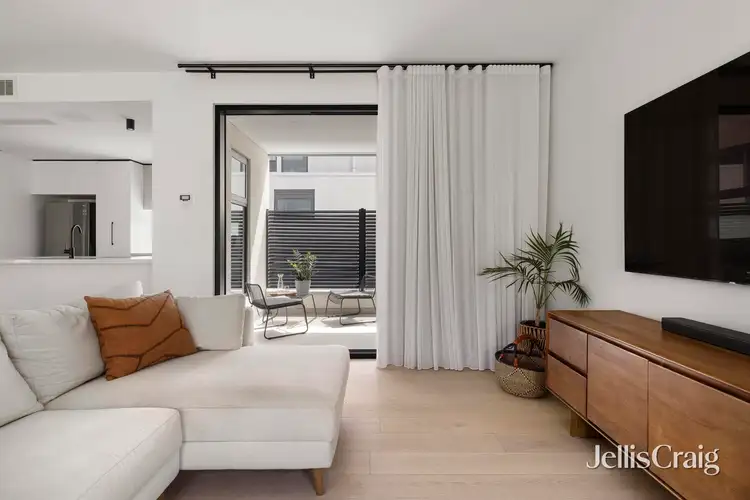 2/60 Station Street, Fairfield VIC 3078