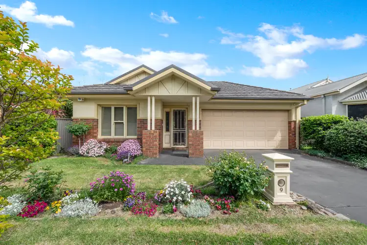 9 Cathedral Close, Pakenham VIC 3810