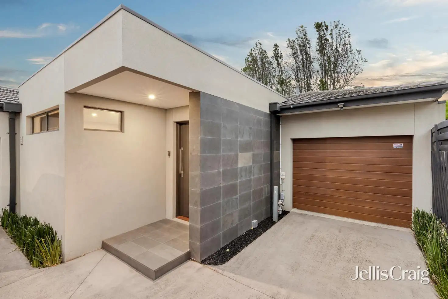 Main view of Homely townhouse listing, 2/7 Joan Street, Moorabbin VIC 3189