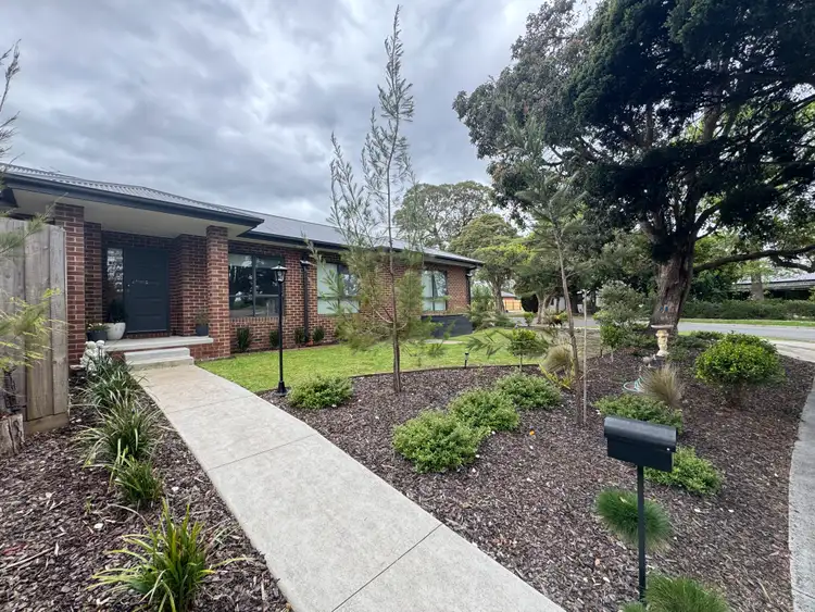 2 Elizabeth Court, Mooroolbark VIC 3138