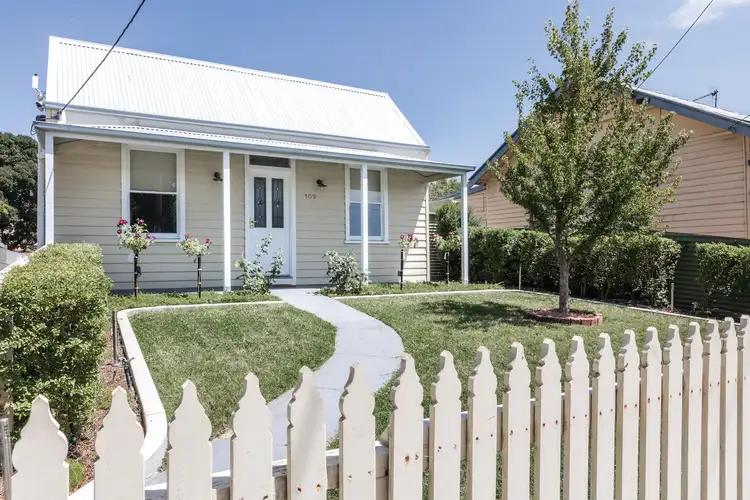 109 Crompton Street, Soldiers Hill VIC 3350