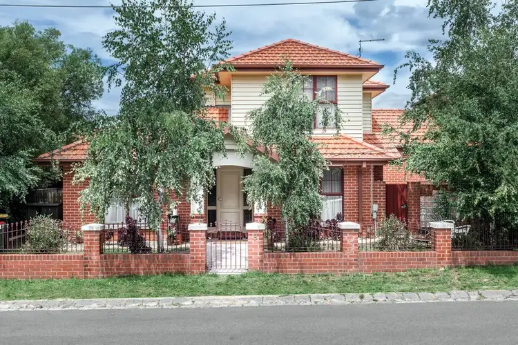 9 Ripon Avenue, Lake Wendouree VIC 3350