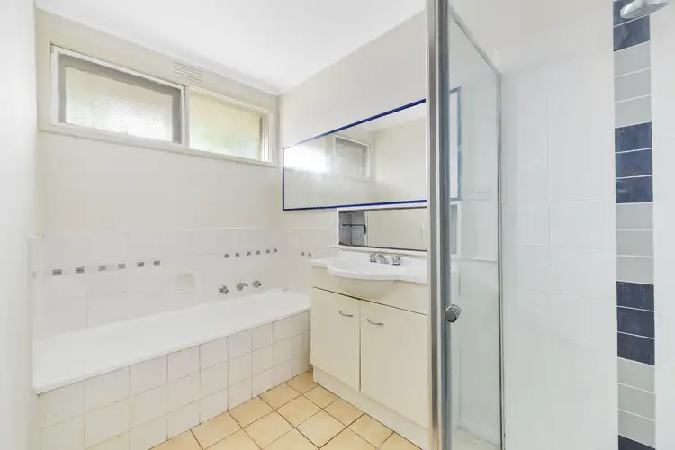 Fifth view of Homely house listing, 2 Arundel Court, Mulgrave VIC 3170