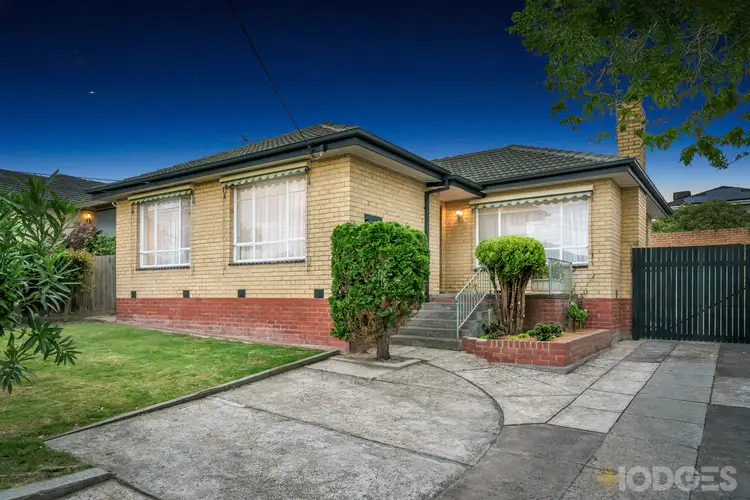 36 Rosewarne Avenue, Cheltenham VIC 3192