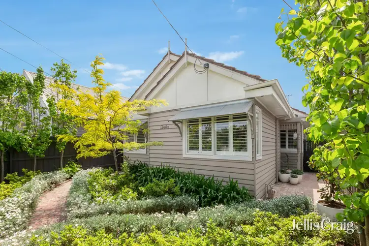 12 River Street, Newport VIC 3015