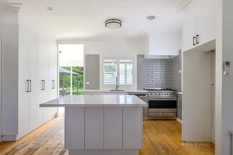 6 Gill Street, Reservoir VIC 3073