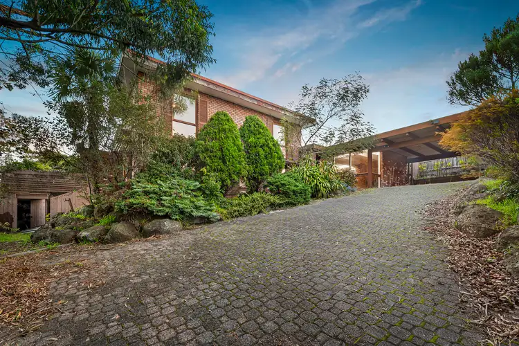 32 Sinclair Avenue, Templestowe Lower VIC 3107