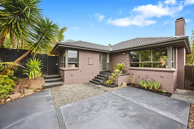 49 Longfellow Avenue, Mooroolbark VIC 3138
