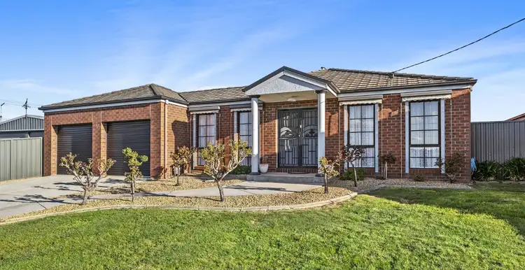 1 Ealing Avenue, Wendouree VIC 3355