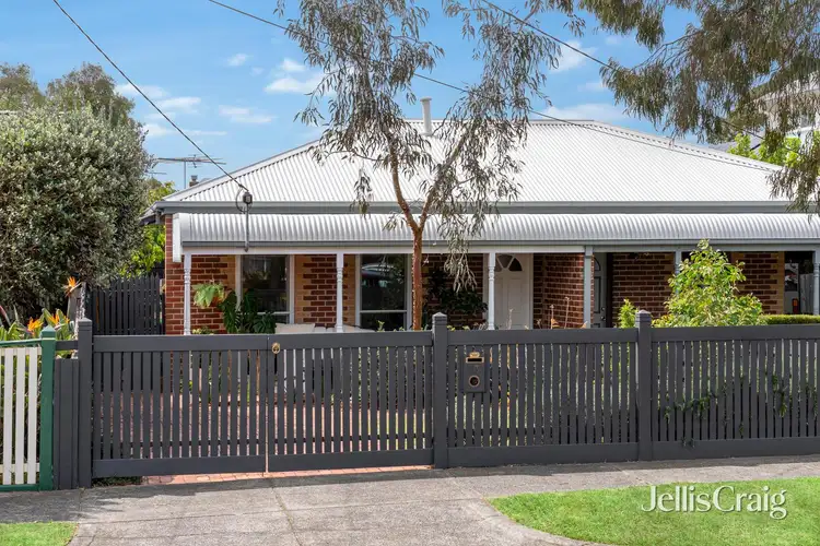 13 Mills Street, Hampton VIC 3188
