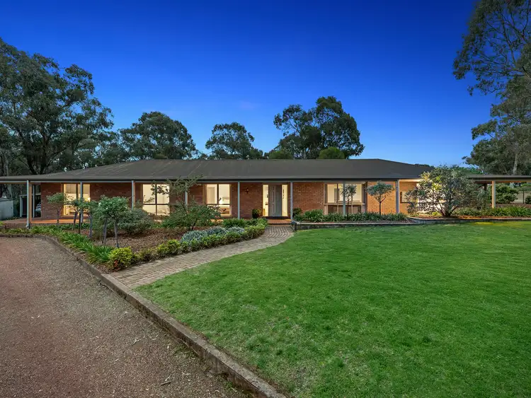 1 Cedar Drive, Ascot VIC 3551
