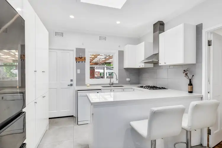 1/34 Irving Street, Mount Waverley VIC 3149