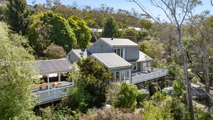 90-92 Eumeralla Grove, Mount Eliza VIC 3930