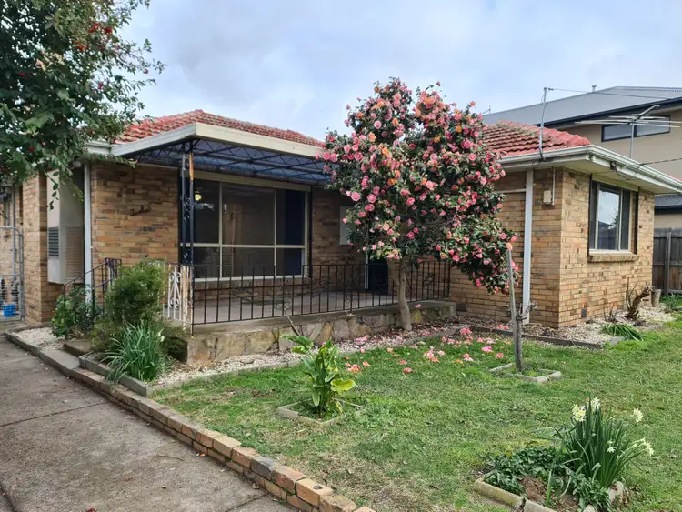 12 Lee Avenue, Springvale VIC 3171