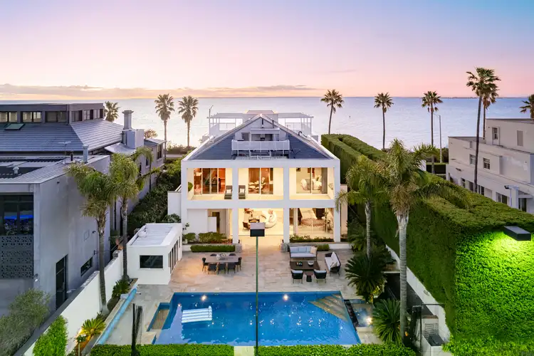 90 Esplanade, Brighton VIC 3186