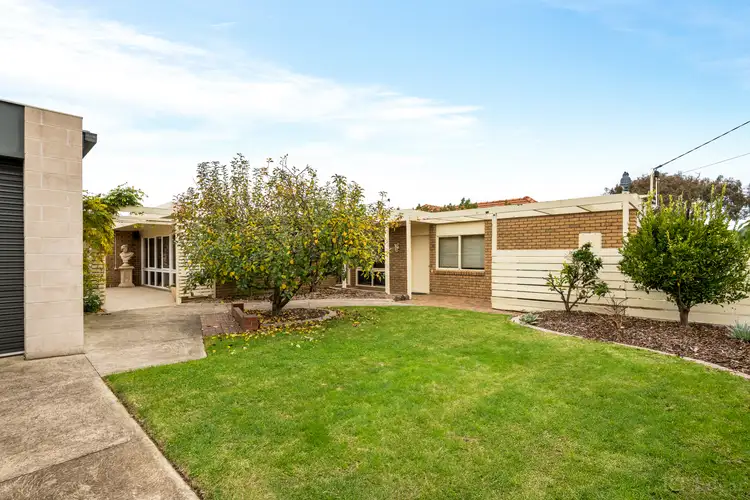 5 Coatsworth Avenue, St Leonards VIC 3223