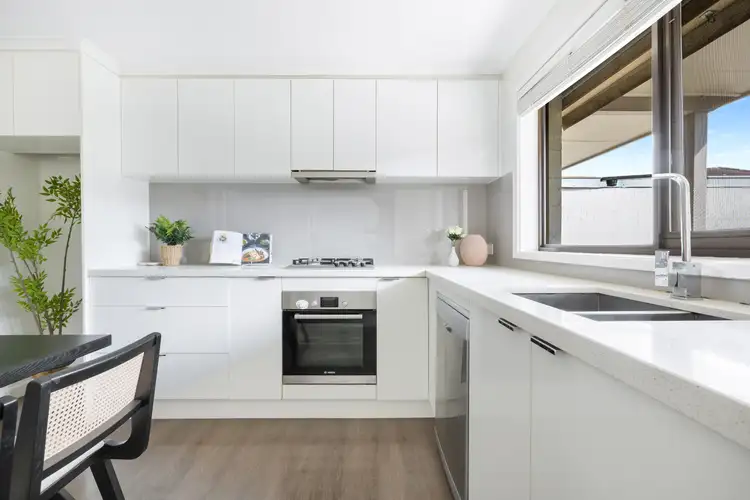 2/28 Hayfield Road, Mount Waverley VIC 3149