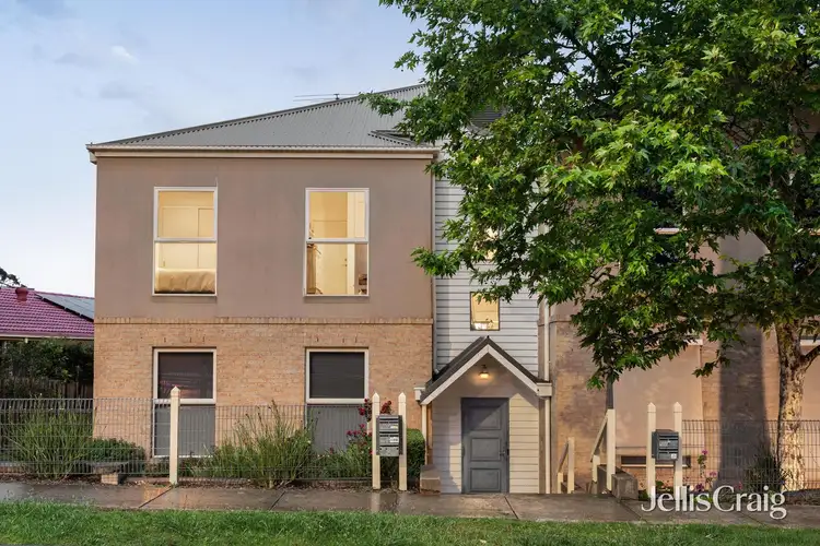 11/2 Grand Boulevard, Montmorency VIC 3094